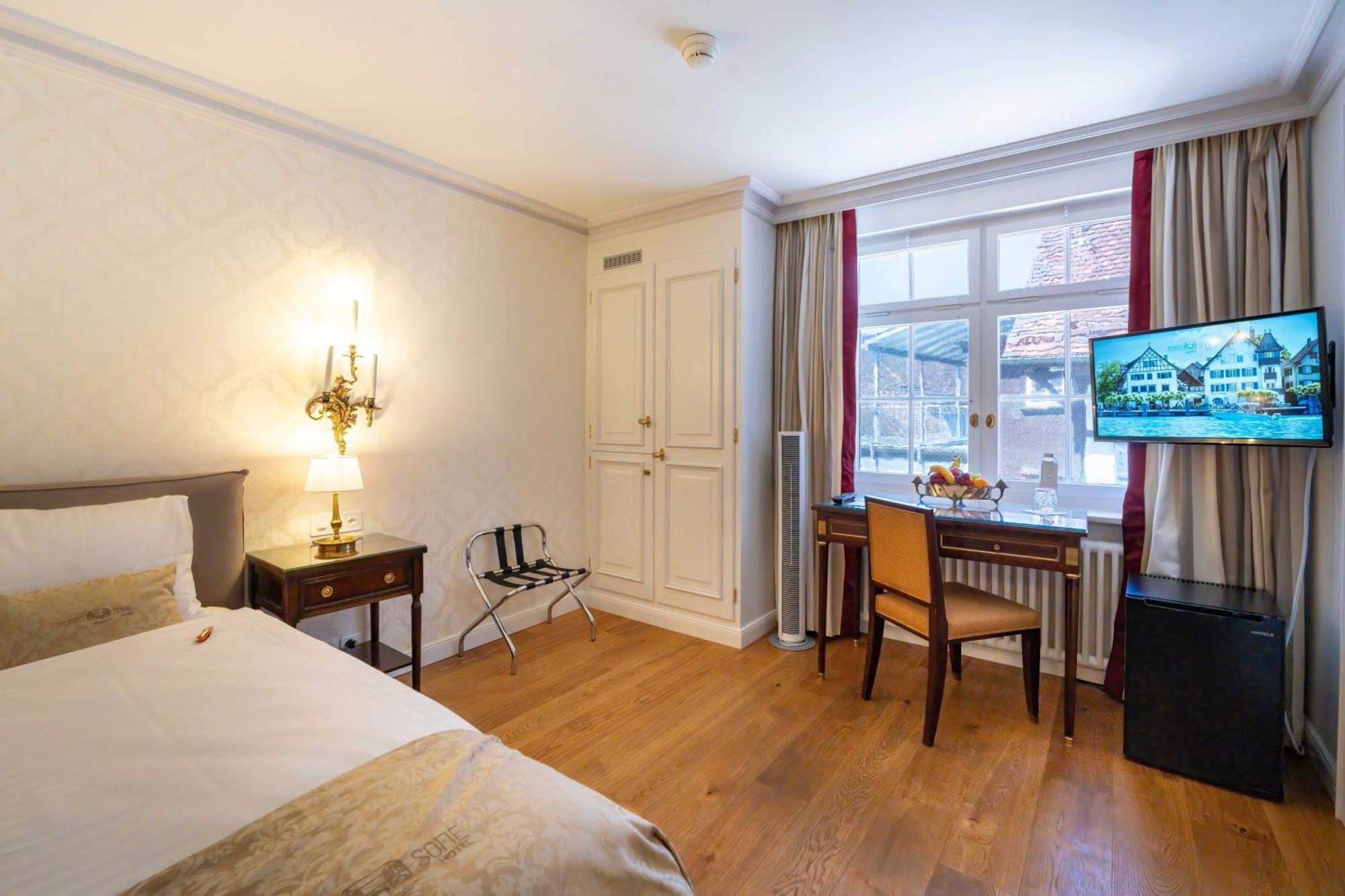 Hotel Porto Sofie Готлибен Екстериор снимка